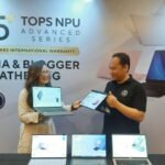 Public Relations ASUS Indonesia Nadia Tasya (kiri) dan Head of Public Relations ASUS Indonesia Muhammad Firman saat menggelar Media dan Blogger Gathering di Kota Bandung, Jumat 23 Mei 2025.