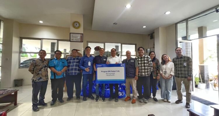 Penyaluran bantuan sembako