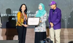 Dewi Hestiningrum, RCEO BRI Regional Office 9 / Bandung meraih penghargaan dalam ajang The 14th Annual Bandung Marketing Week 2026.